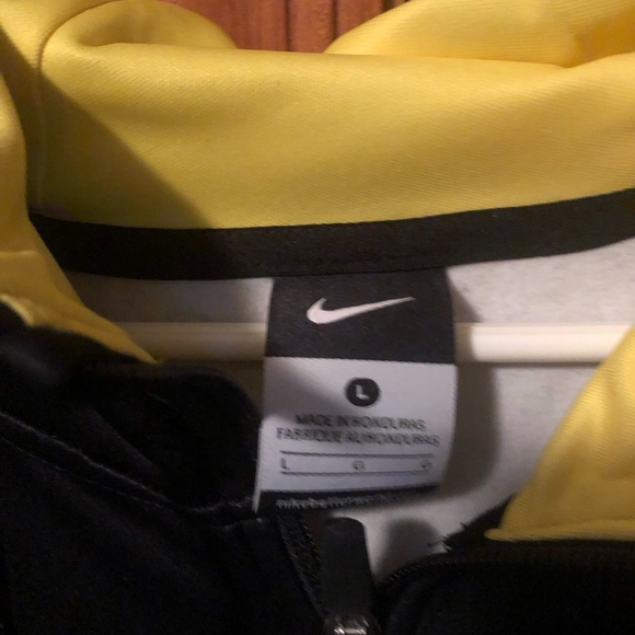 University of Oregon Hoodie - Picture 3 of 3